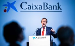 Gonzalo Gortázar, consejero delegado de Caixabank durante la junta de accionistas de 2022