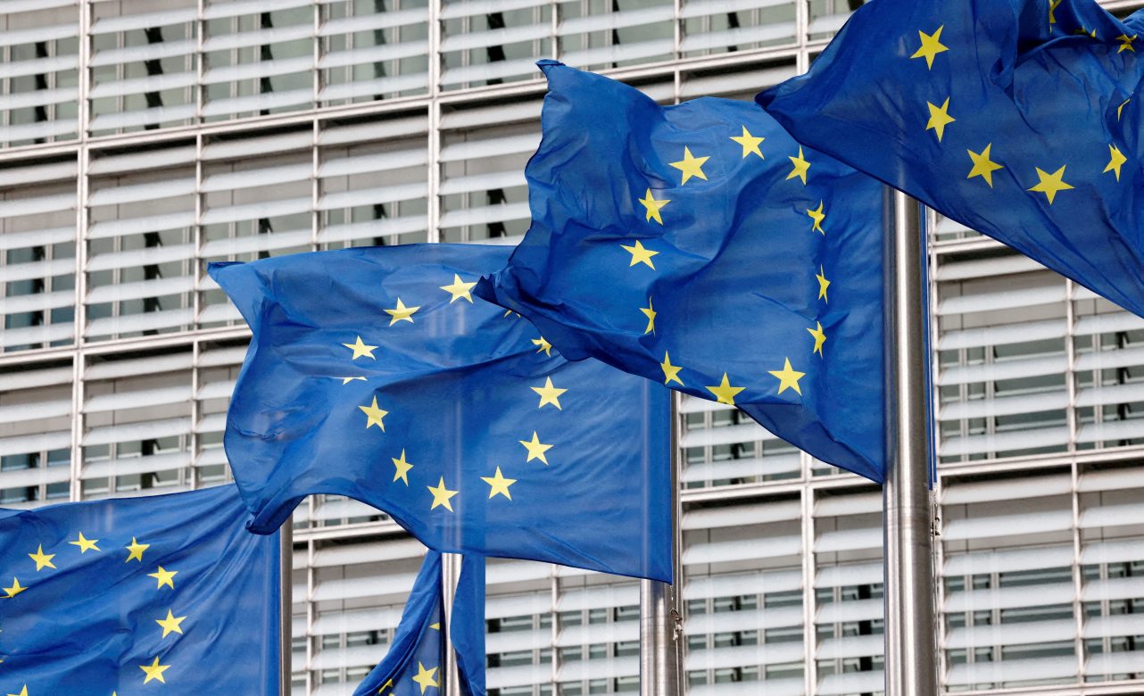La Unión Europea presentó un ambicioso plan para asegurar la producción de tecnologías verdes