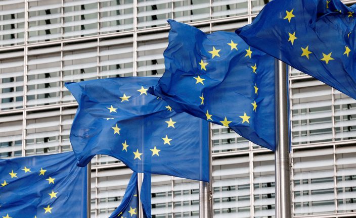 La Unión Europea presentó un ambicioso plan para asegurar la producción de tecnologías verdes