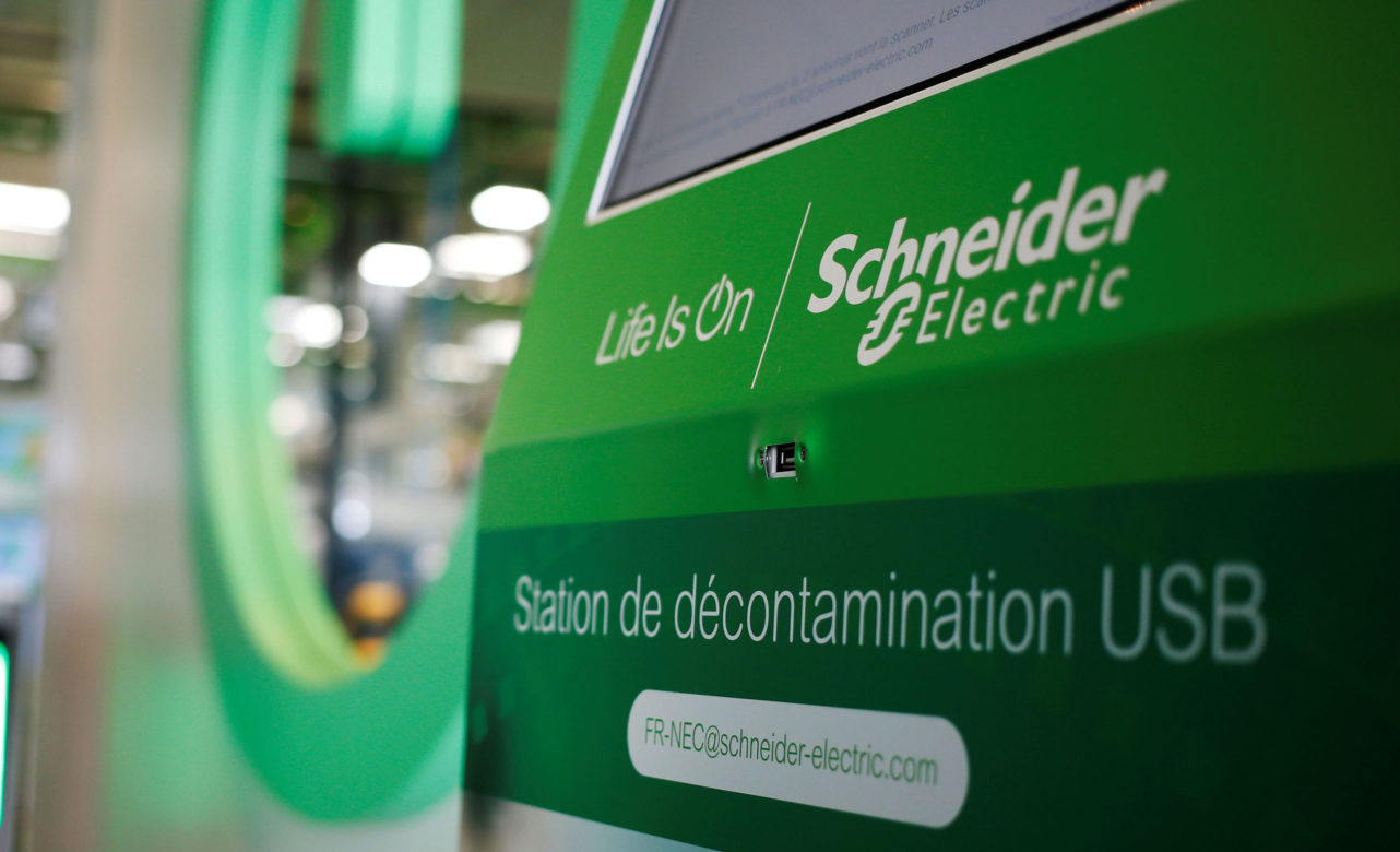 Schneider Electric va de máximos en máximos mientras busca consolidar el lateral con una proyección que invita a los 180 euros