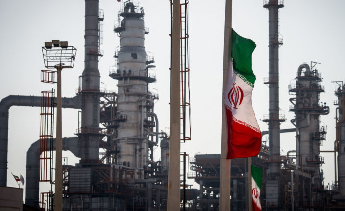 El petróleo se mantiene imperturbable ante el ataque de Irán a Israel