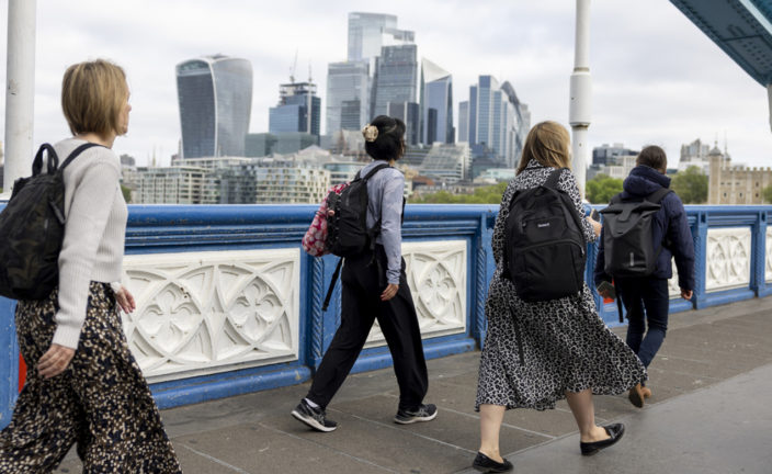 Reino Unido: cae el número de mujeres con mayores ingresos en el sector financiero