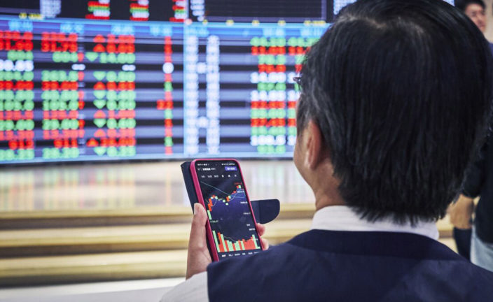 Las acciones globales flirtean con máximos históricos