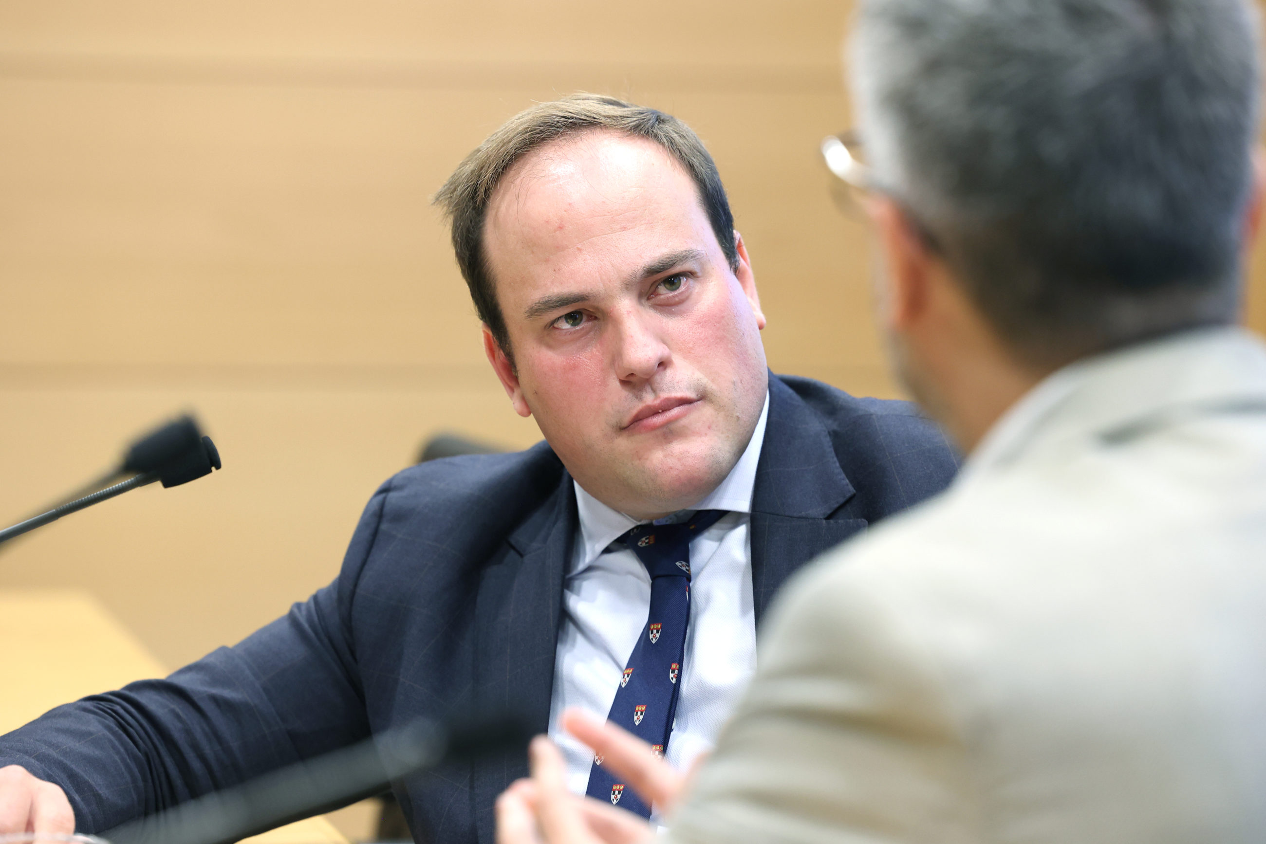 Santacruz, a los asesores: “Los crecimientos altos no siempre son los mejores”