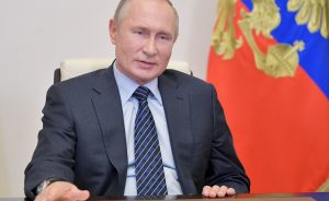 El presidente de Rusia, Vladimir Putin, insta a la UE a crear nuevas reglas para el mercado del gas, lo que beneficiaría a la empresa estatal rusa Gazprom y al gaseoducto que une Rusia con Alemania