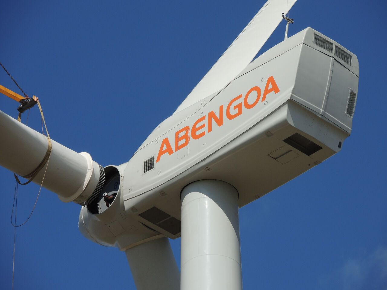 Mercado continuo - Abengoa. Similitudes y diferencias entre los Amodio y TerraMar | finanzas.com El administrador concursal de Abengoa tiene sobre la mesa dos ofertas que cuentan con similitudes clave en común, como el control total de la empresa o el rol de la SEPI, pero también diferencias con los minoritarios como protagonistas