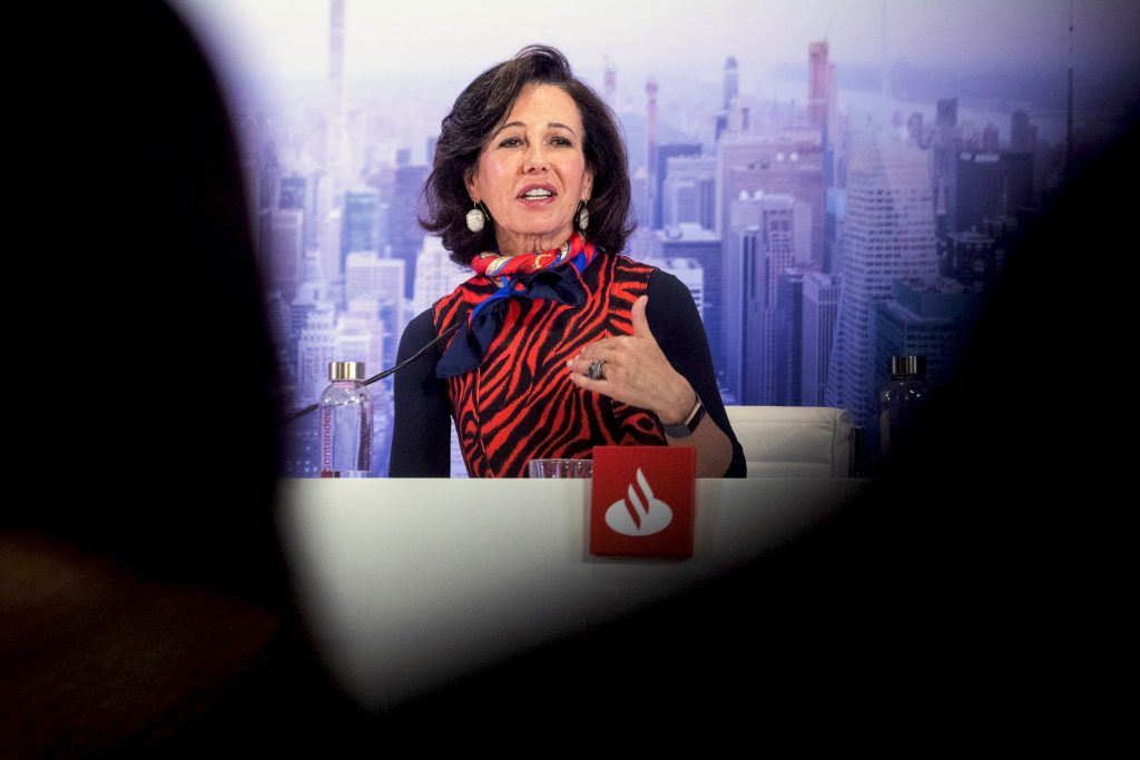 Banco Santander fights to consolidate the 3 euros