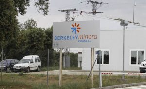 Las acciones de Berkely caen cerca de un 10 por ciento y continúan con el desplome del 56,43 por ciento registrado el lunes por la negativa del Consejo de Seguridad Nuclear a que explote su mina de uranio en la localidad salmantina de Retortillo