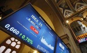 Mercados: El Ibex-35 no ve claro el Brexit pactado y cierra a la baja | Autor del artículo: Finanzas.com