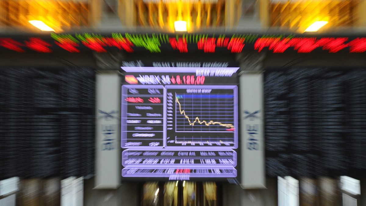 IBEX 35 - Los perros del IBEX 35 cumplen su leyenda y se disparan a doble dígito | finanzas.com IBEX 35: Los perros del IBEX 35 cumplen su leyenda y se disparan a doble dígito | Autor del artículo: José Jiménez