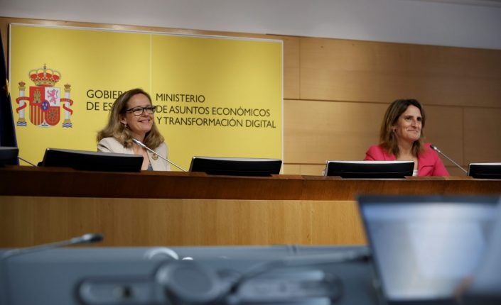 Nadia Calviño capitula y rebaja las previsiones de crecimiento del PIB