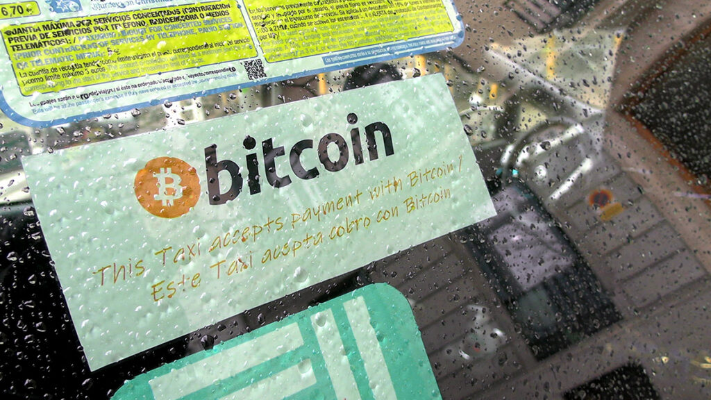 Sergio dominguez, el taxista que acepta bitcoins