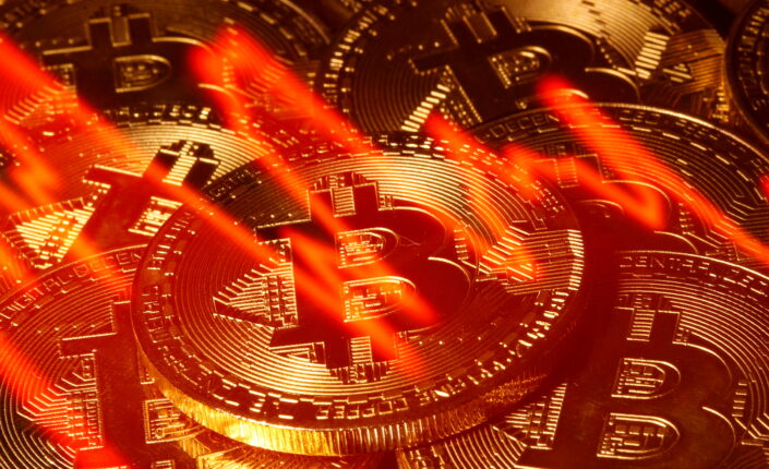 Bitcoin: los mineros empiezan a tirar la toalla tras 8 semanas de caídas