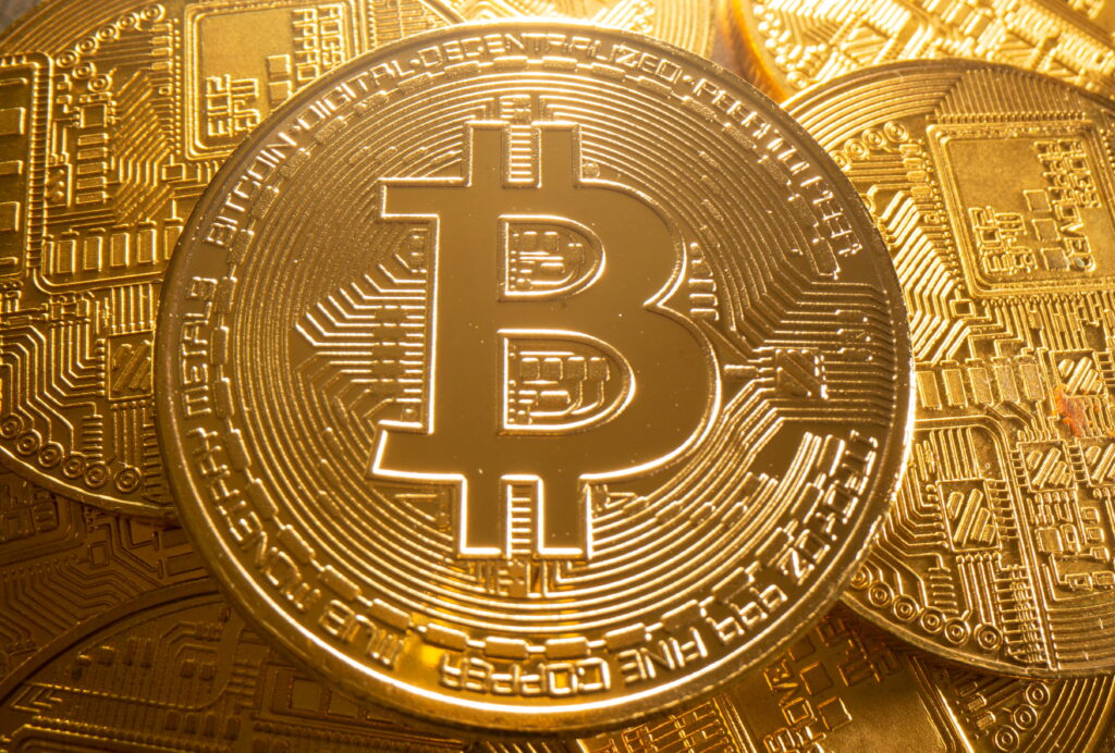 Desplome del bitcoin hasta los 5.000$. El escenario desastre que ignora el mercado thumbnail