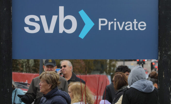 El colapso de Silicon Valley Bank tendrá un impacto limitado, de acuerdo a las agencias de ratings