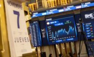 Paneles del IBEX 35 en la bolsa de Madrid