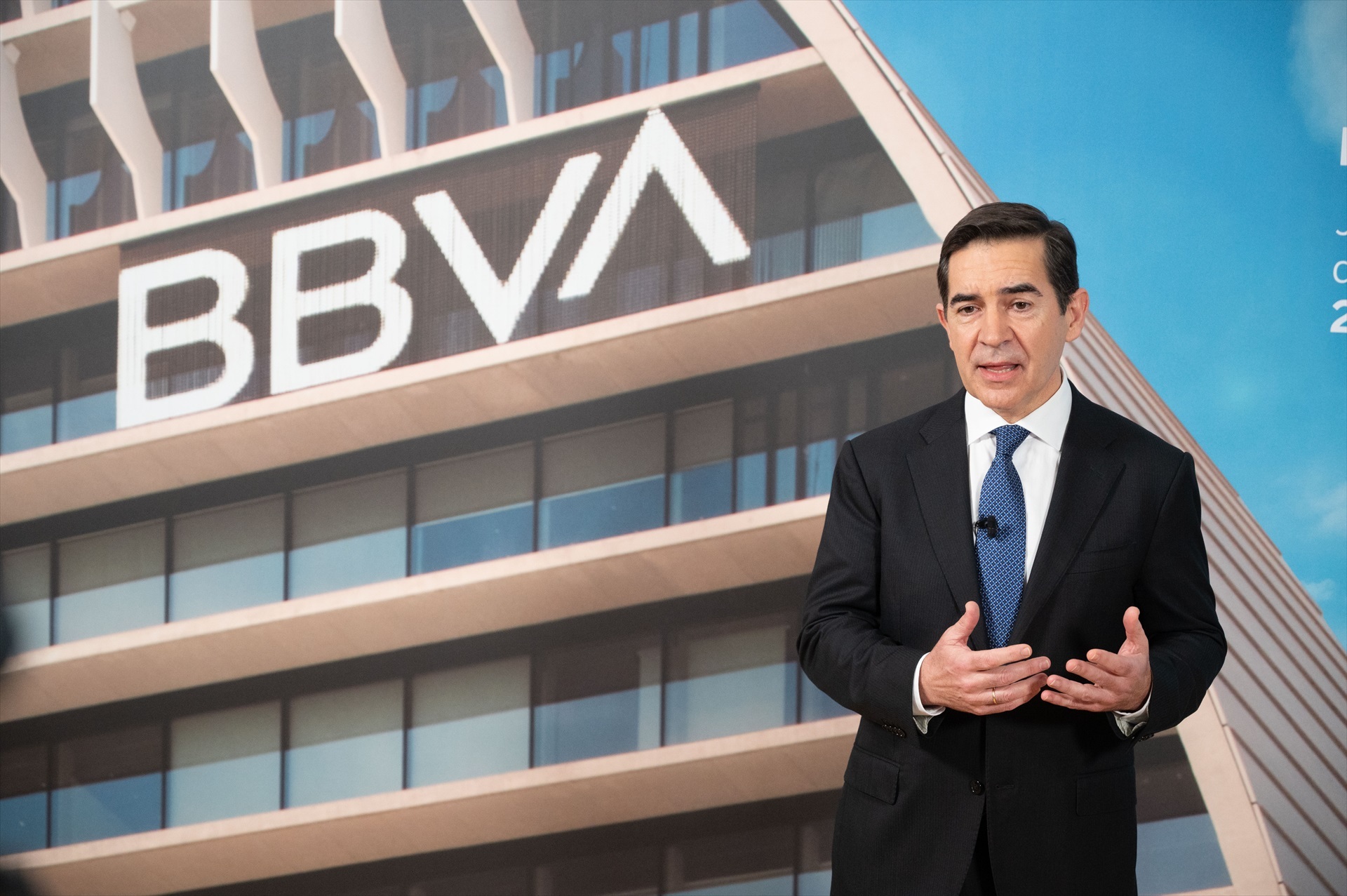 BBVA gana 2.698M€ en el primer trimestre, el 22,7% más y bate previsiones