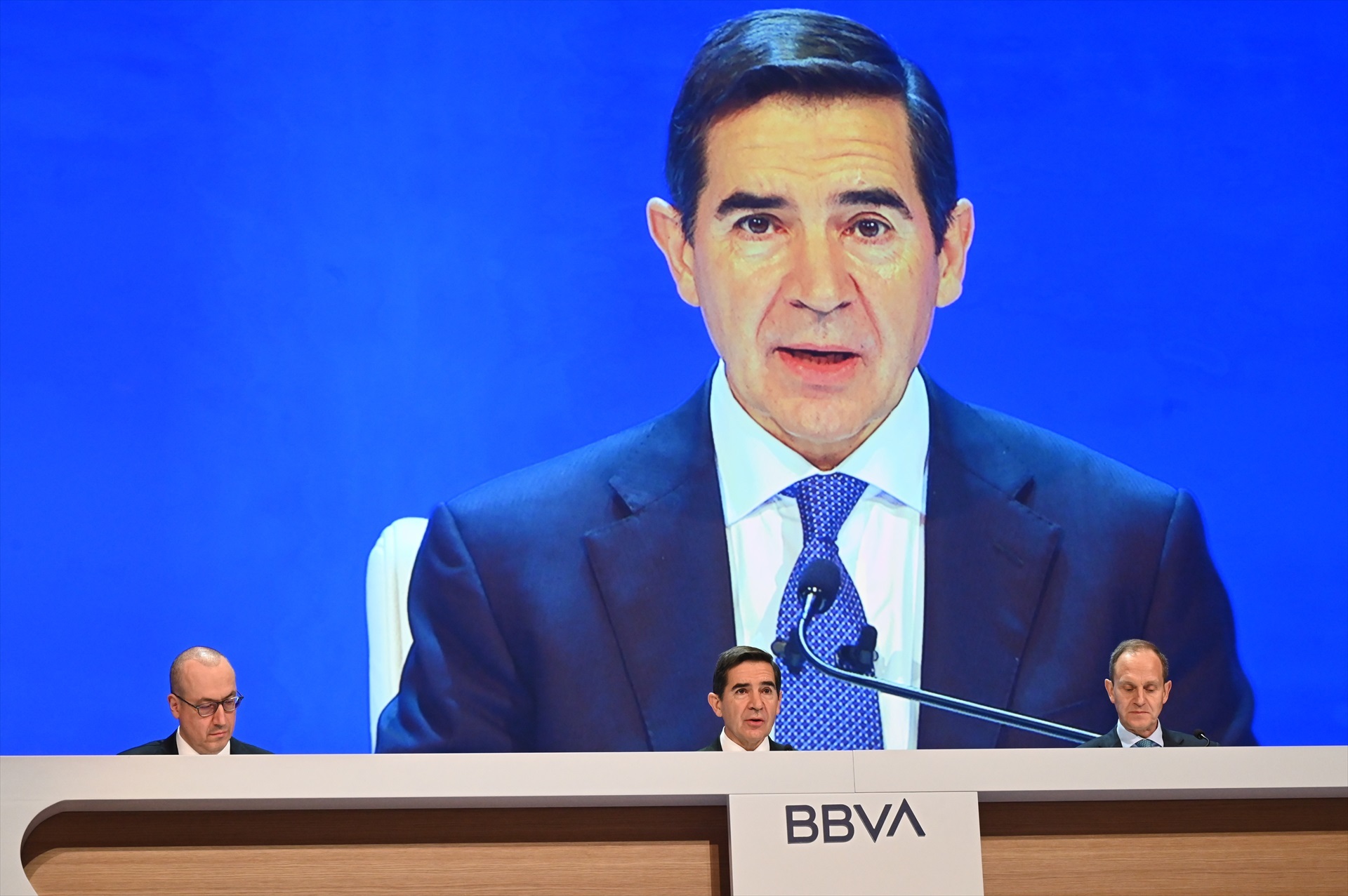 BBVA sufre un apagón en el mercado tras resultados financieros poco claros