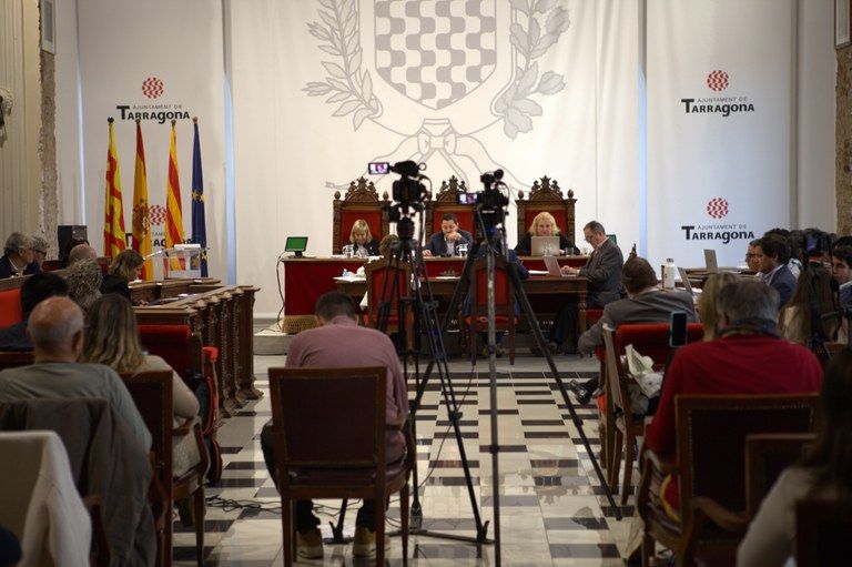 Tarragona: El Tejido Económico Urge la Aprobación del POUM Ante la Incertidumbre Política