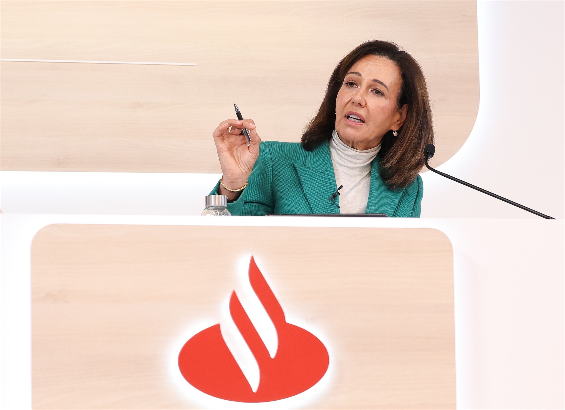 ¡Banco Santander Lidera la Oportunidad! ¿El Nuevo Rey de la Banca Europea?