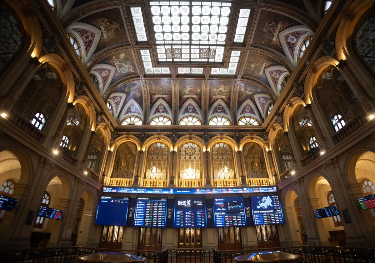 El IBEX 35 aguanta los 19.400 puntos y espera el examen decisivo de Micron