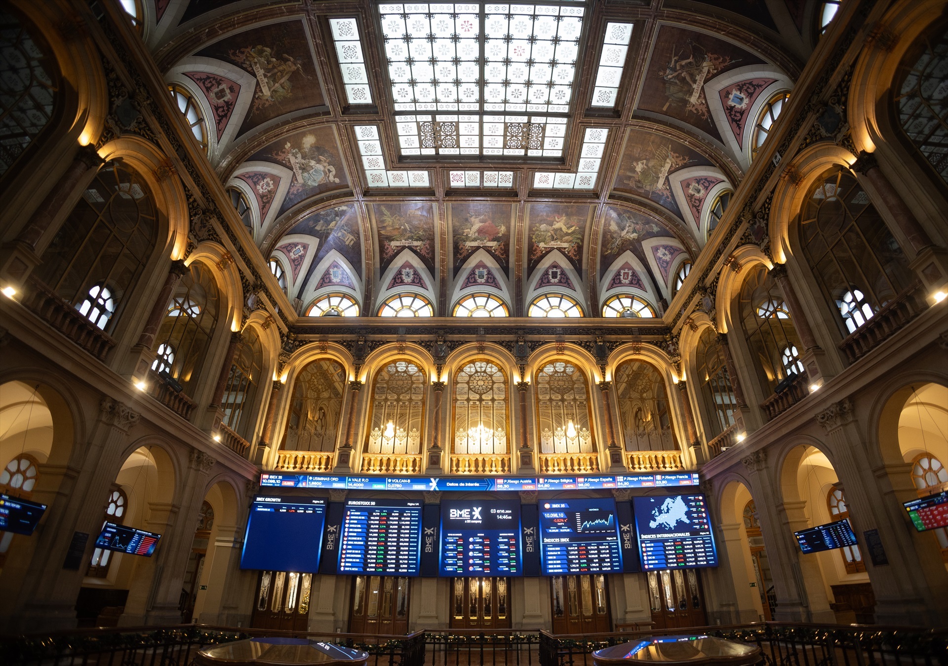 Los bancos del IBEX 35 se enfrentan a un trimestre de presión en márgenes y beneficios