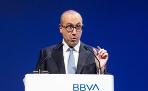 BBVA pone la opa al Sabadell al rojo vivo: 13.000M€ para sus accionistas a corto plazo