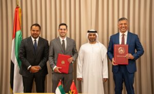 Salem Ali Khamis Obaid Al Shamsi, embajador de los Emiratos Árabes Unidos en Angola; el ministro de Energía y Agua de Angola; João Baptista Borges; el 'head of PtX' de AMEA Power, Ignacio Carreras; y el 'chief' Africa, Middle East & Asia de Cox, Emiliano Agustín Espinoza Labbé. Foto: Cox.