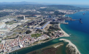 Fábrica de Acerinox en el estrecho de Gibraltar.