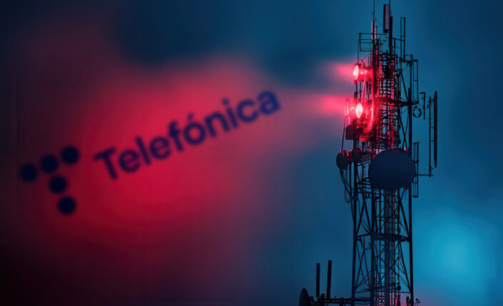 Telefónica, farolillo rojo del año entre las grandes telecos europeas