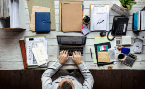 Una cuenta específica para tu actividad como autónomo te ayuda a simplificar impuestos, controlar gastos y tomar mejores decisiones financieras