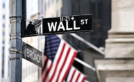 Carteles de Wall Street, la bolsa estadounidense.