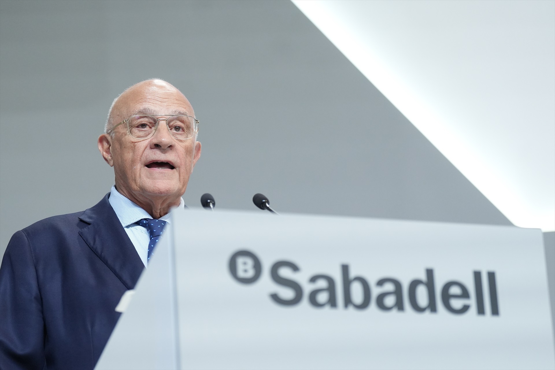 El Banco Sabadell prevé alcanzar un beneficio semestral récord