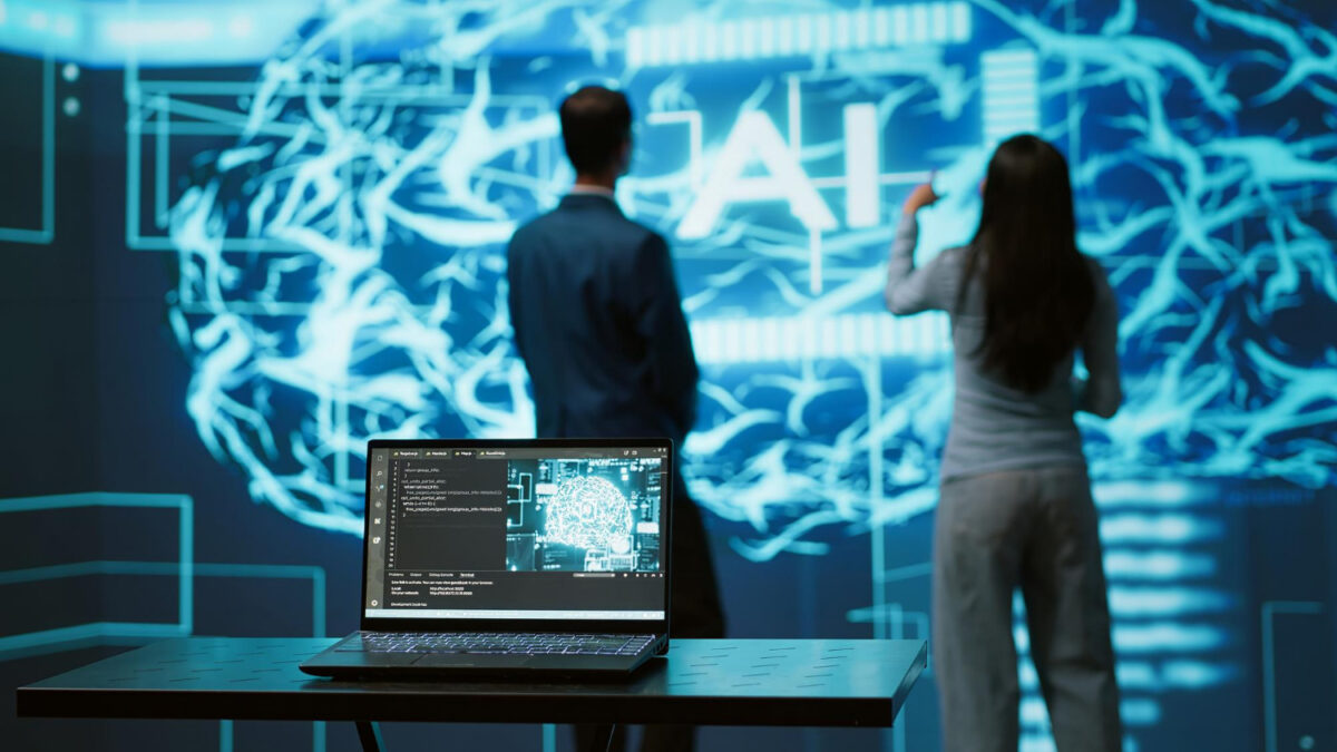 el 21,1 % de las empresas españolas de diez o más empleados utiliza inteligencia artificial de manera recurrente en su día a día. Foto: Freepik.