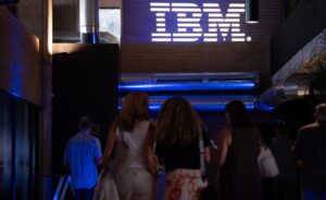IBM se desploma un 25% tras admitir un error de cálculo en plena fiebre por la IA